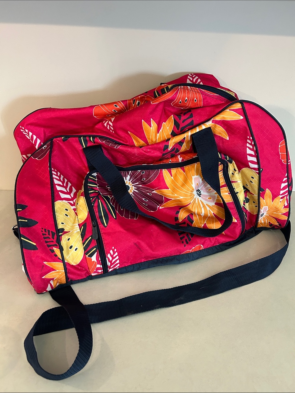 Thirty one Red Floral Travel Duffel Bag with Navy Straps